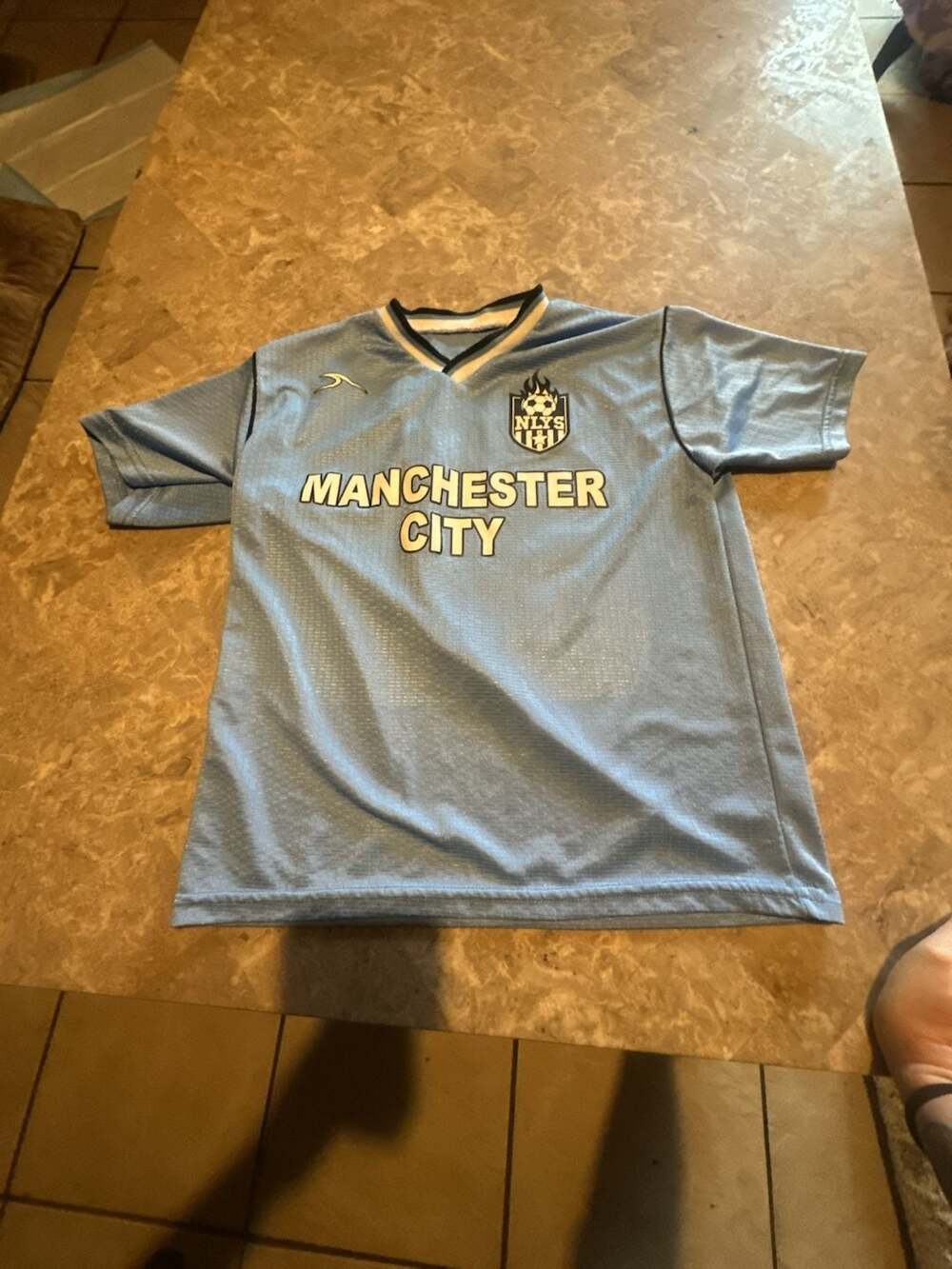 Score Authentic Soccer Apparel Manchester City Youth Size Small Jersey #8